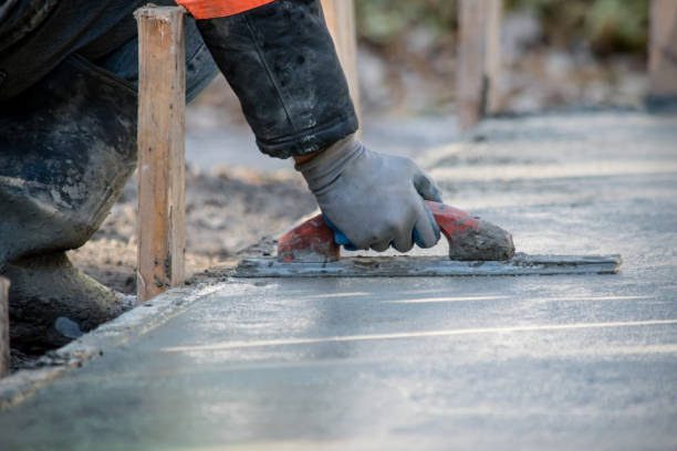 Best Concrete Pool Decks in Miami, FL
